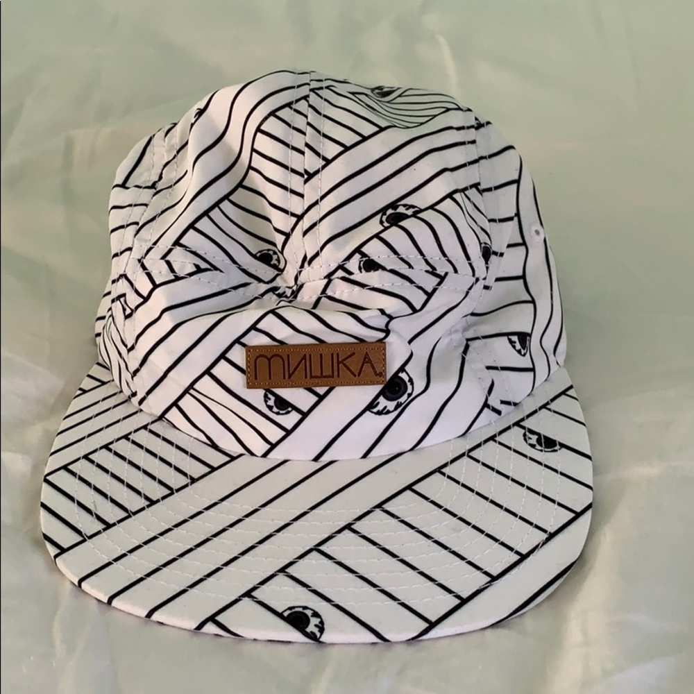 White Flat-rim Hat